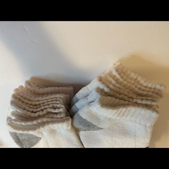 Beverly Hills Polo Club Boys 8 pair Low Cut Socks - Picture 6 of 10